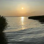 Alpesi faház Retro Lakefront House With A Dock Balatonvilágos