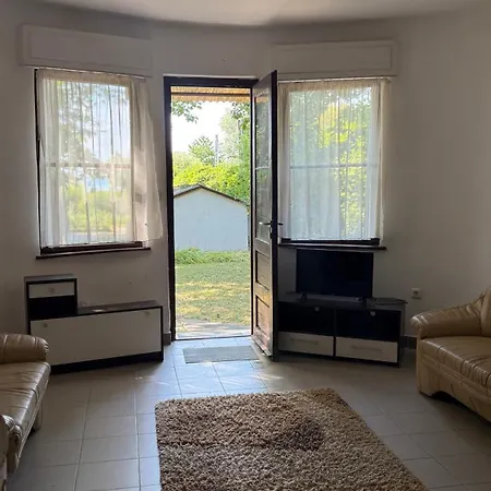 Retro Lakefront House With A Dock Balatonvilágos