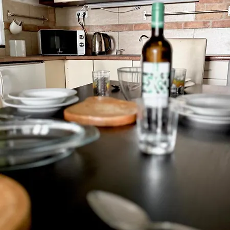 木屋 Retro Lakefront House With A Dock