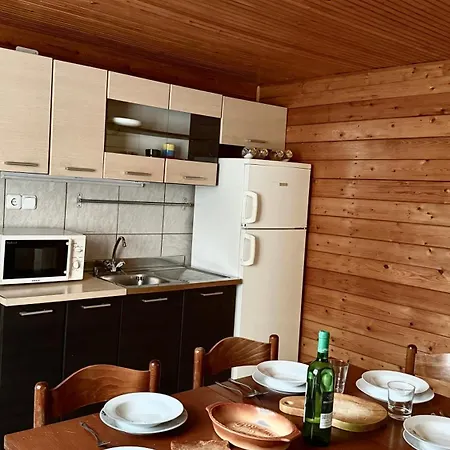 Chalé Retro Lakefront House With A Dock *