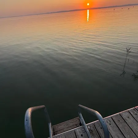 Retro Lakefront House With A Dock Balatonvilágos