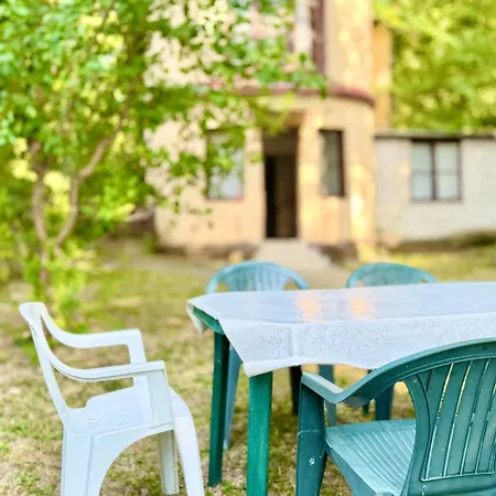 Retro Lakefront House With A Dock 木屋 *