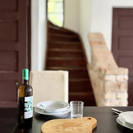 木屋 Retro Lakefront House With A Dock *