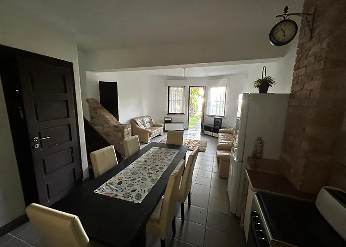 シャレー Retro Lakefront House With A Dock