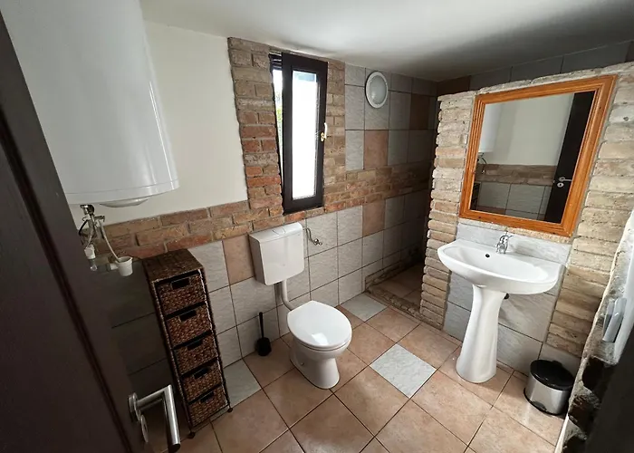 Chalet Retro Lakefront House With A Dock *