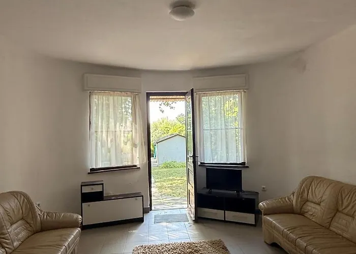 Retro Lakefront House With A Dock 木屋 Balatonvilágos
