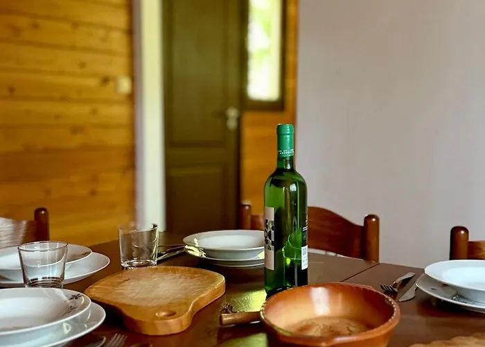 Retro Lakefront House With A Dock Chalet *